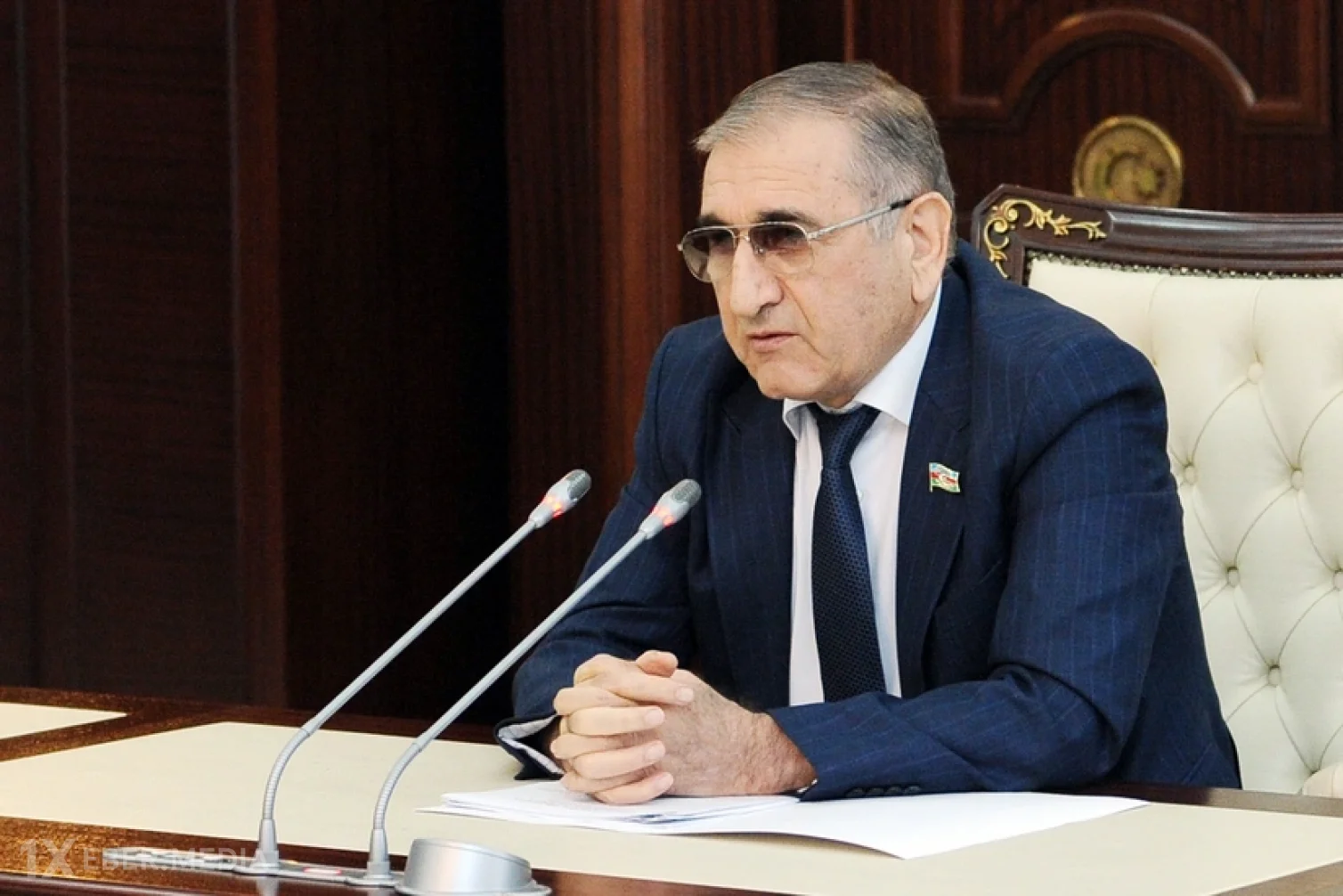 Deputatdan ETİRAZ: “10 rayonu təmsil edən idarənin bir avtobusu yoxdur”