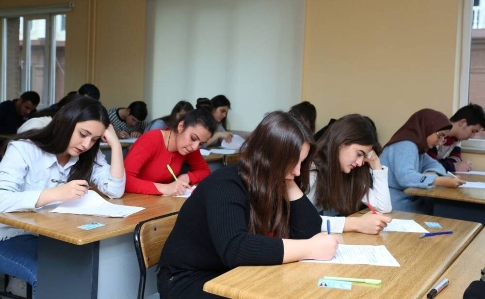 Tələbələrin köçürülməsi ilə bağlı saxta məlumat yayıldı