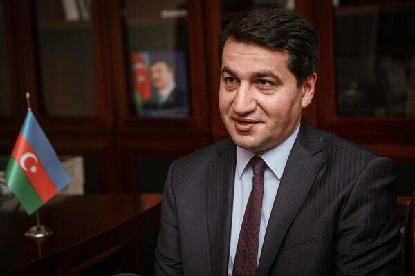 Hikmət Hacıyevdən Dövlət Bayrağı Günü paylaşımı