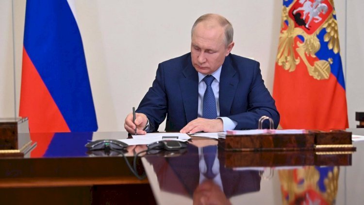 Putin müdafiə nazirinin müavini Andrey Bulıqanı vəzifəsindən azad etdi