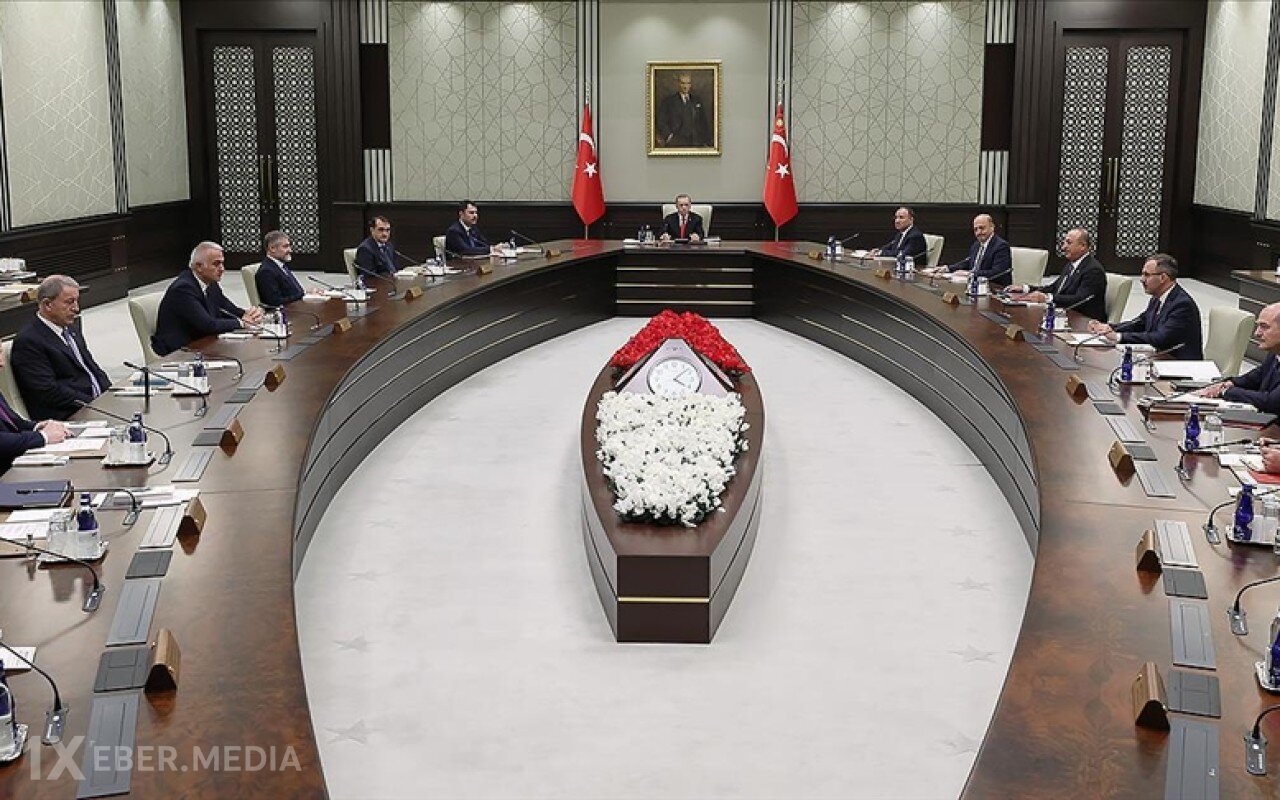 Prezident nazirləri toplayır
