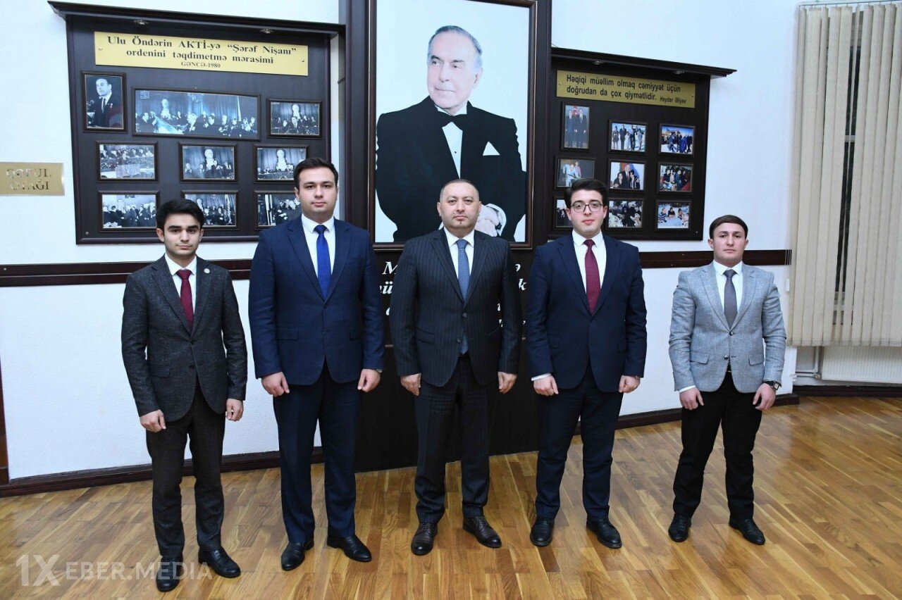 ADAU rektoruna “Yenilikçi və inkişaf mükafatı” təqdim edilib - FOTOLAR