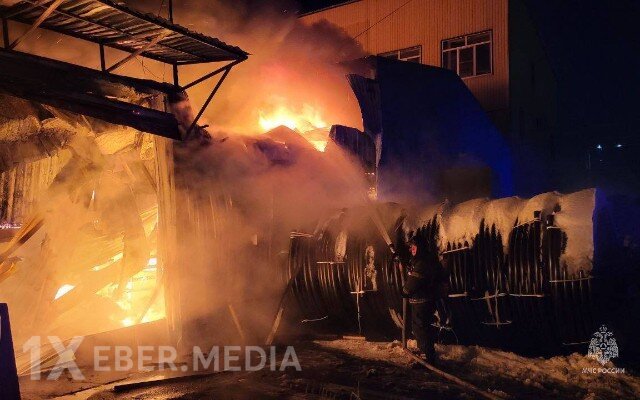 Peterburqda bazar yandı, xəsarət alanlar var - VİDEO