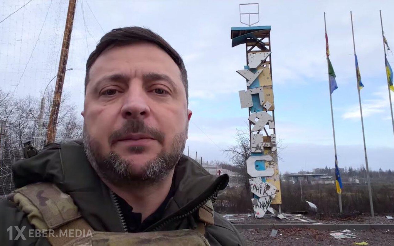 Zelenski Kupyansk bölgəsinə səfər etdi