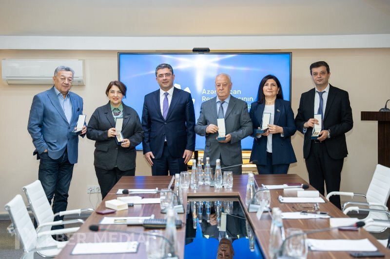Onlara milli mətbuatın yubiley medalı verildi