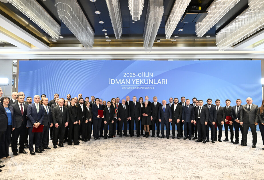 Prezident idman yekunlarına həsr olunan mərasimdə iştirak etdi