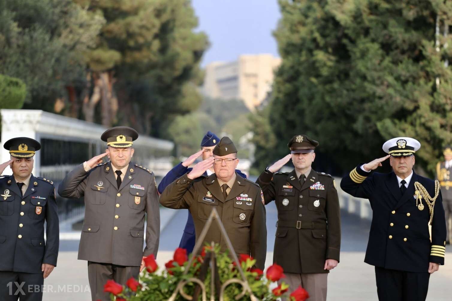 Amerikalı general Azərbaycana gəldi