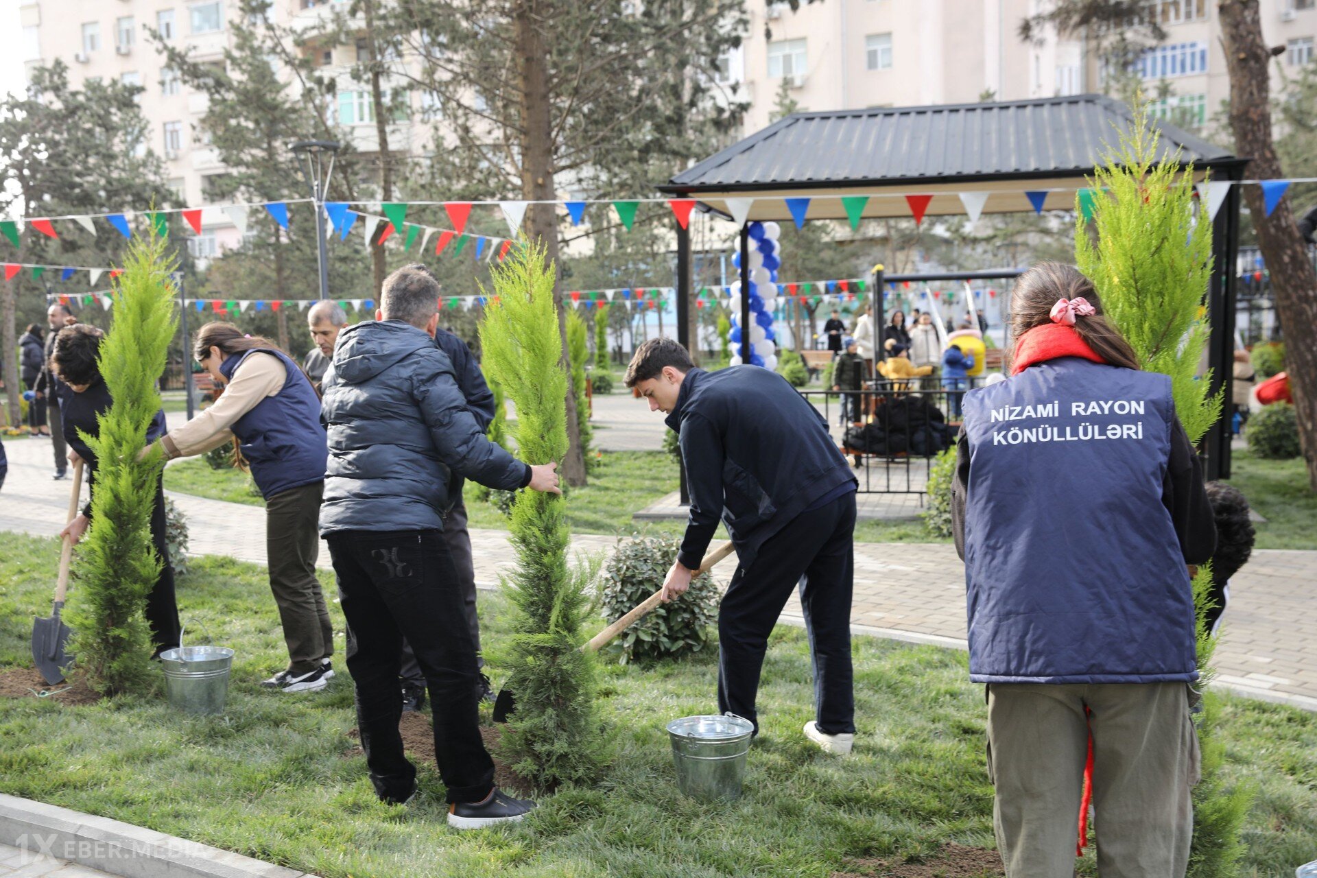 Nizamidə yeni park sakinlərin istifadəsinə verildi