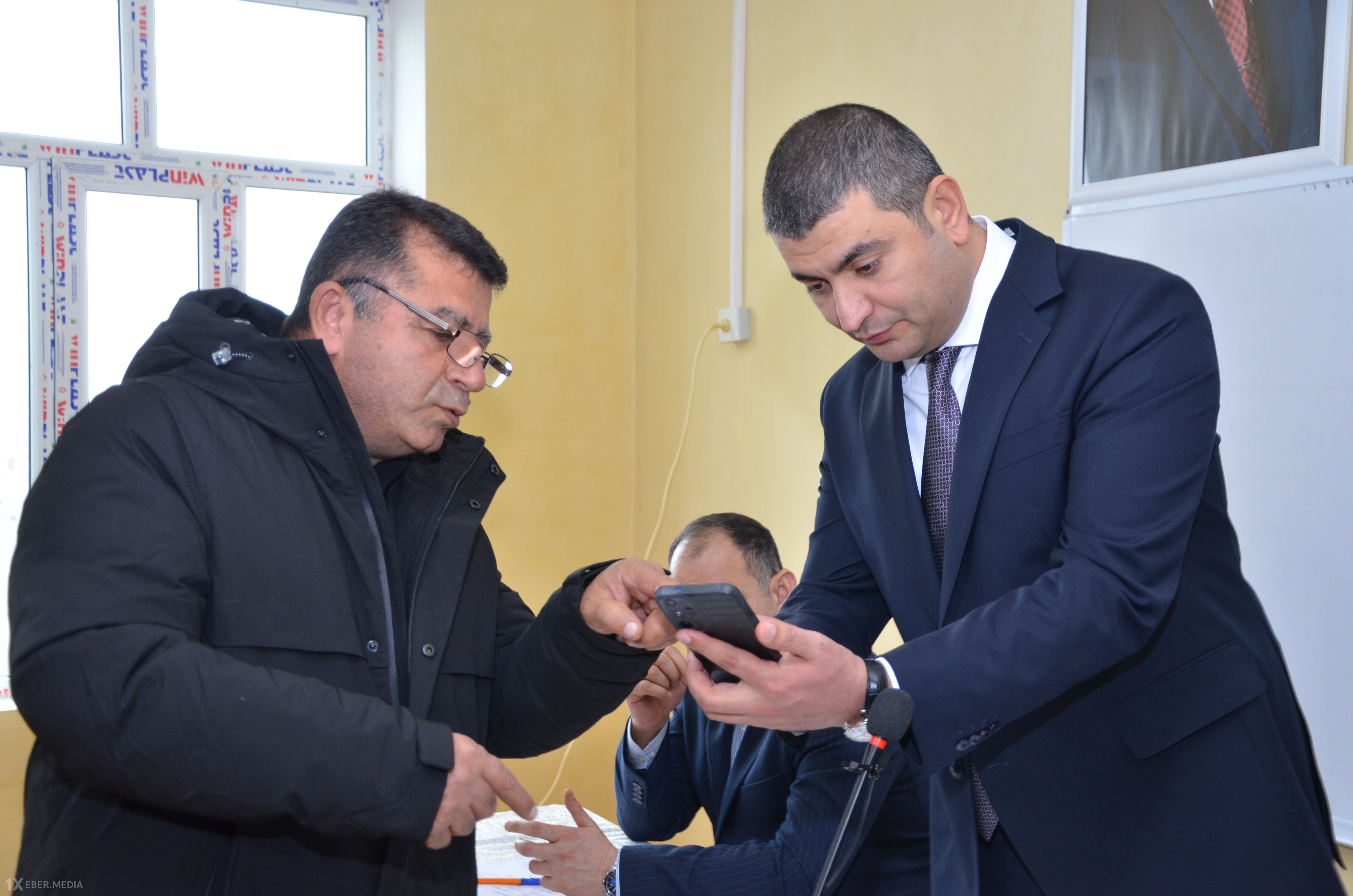 Kürdəmir icra başçısı Garıs Əyribənd kənd sakinləri ilə görüşüb