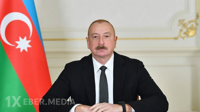 Prezident İlham Əliyev "Dövlət xidmətləri haqqında" qanunu imzaladı