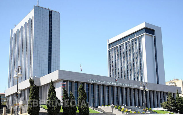 Deputatlar sessiyanın son iclasına toplaşıb