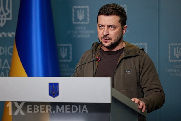 Zelenski: Qərb Kiyevə kifayət qədər maliyyə və hərbi yardım göstərmir