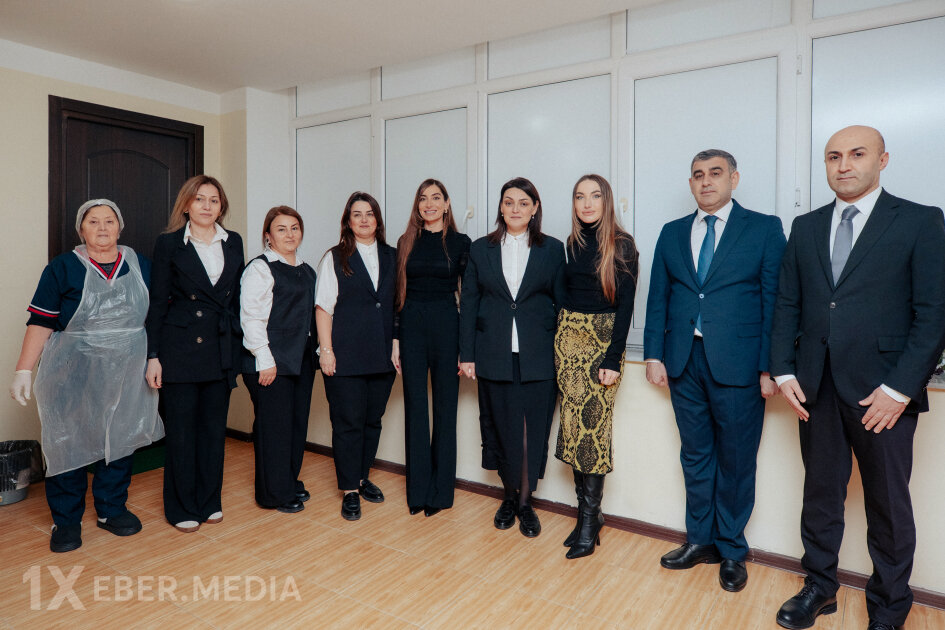 Arzu və Alena Əliyeva sığınacaqda