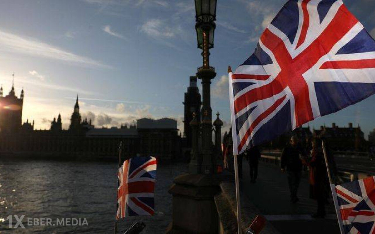 Böyük Britaniya Sülh Şurasından çıxdı