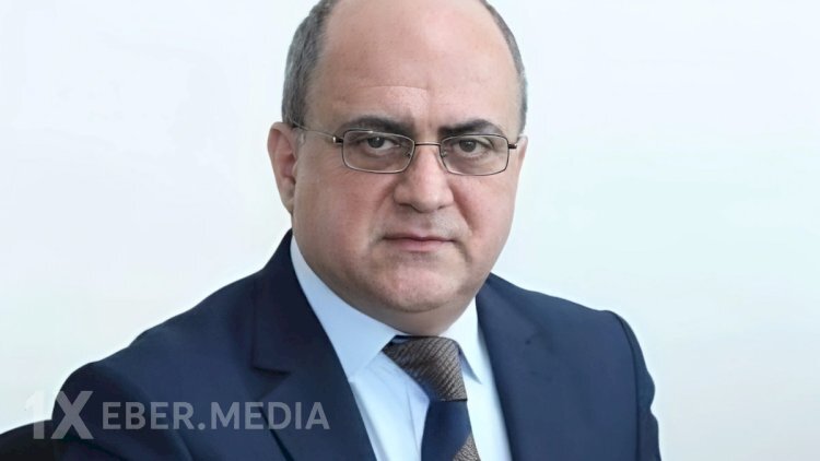 Vəli Əkbər vəzifəsindən ayrıldı