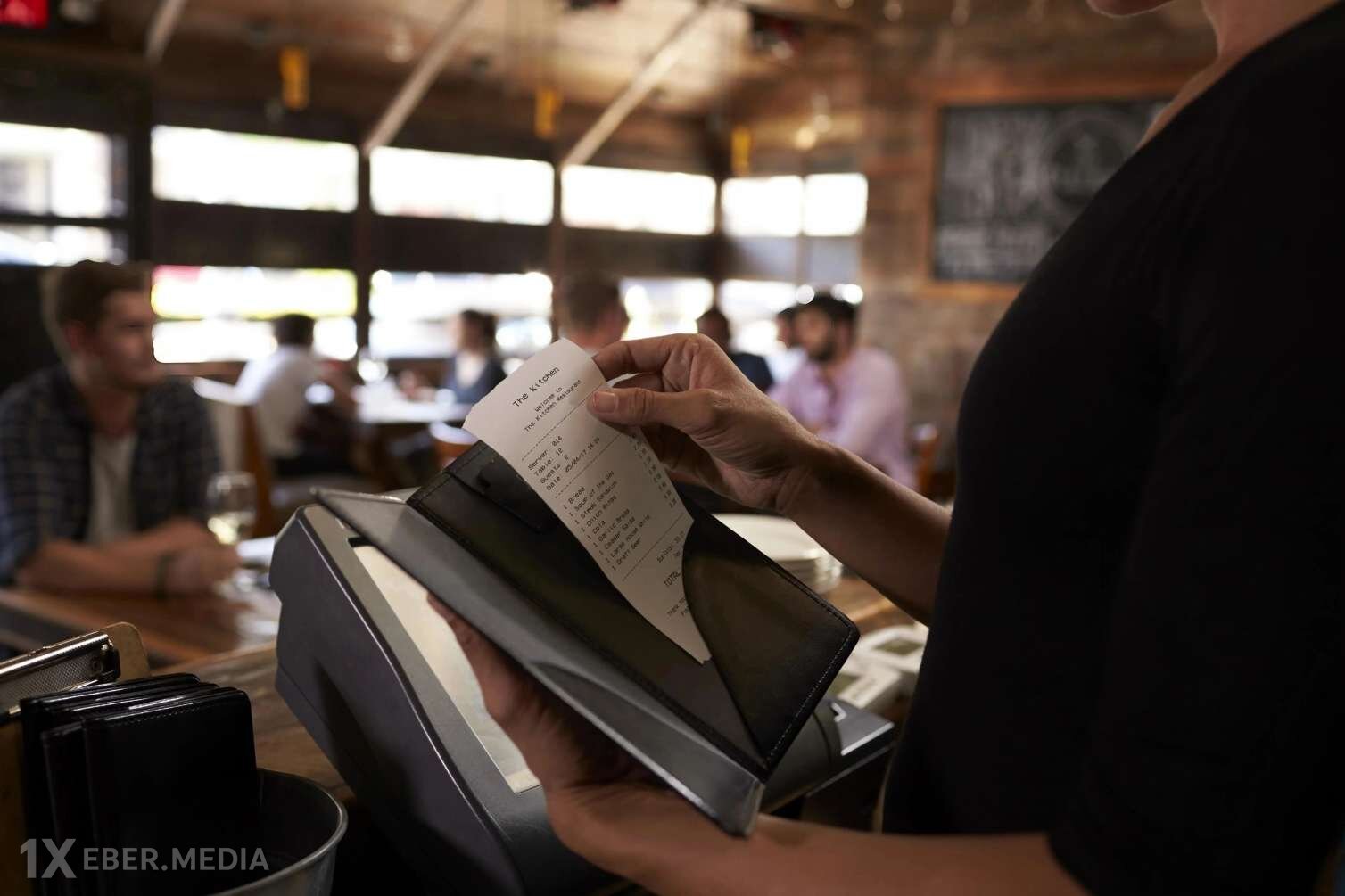 Restoranlarda servis haqqı qadağan olunacaqmı? - AÇIQLAMA