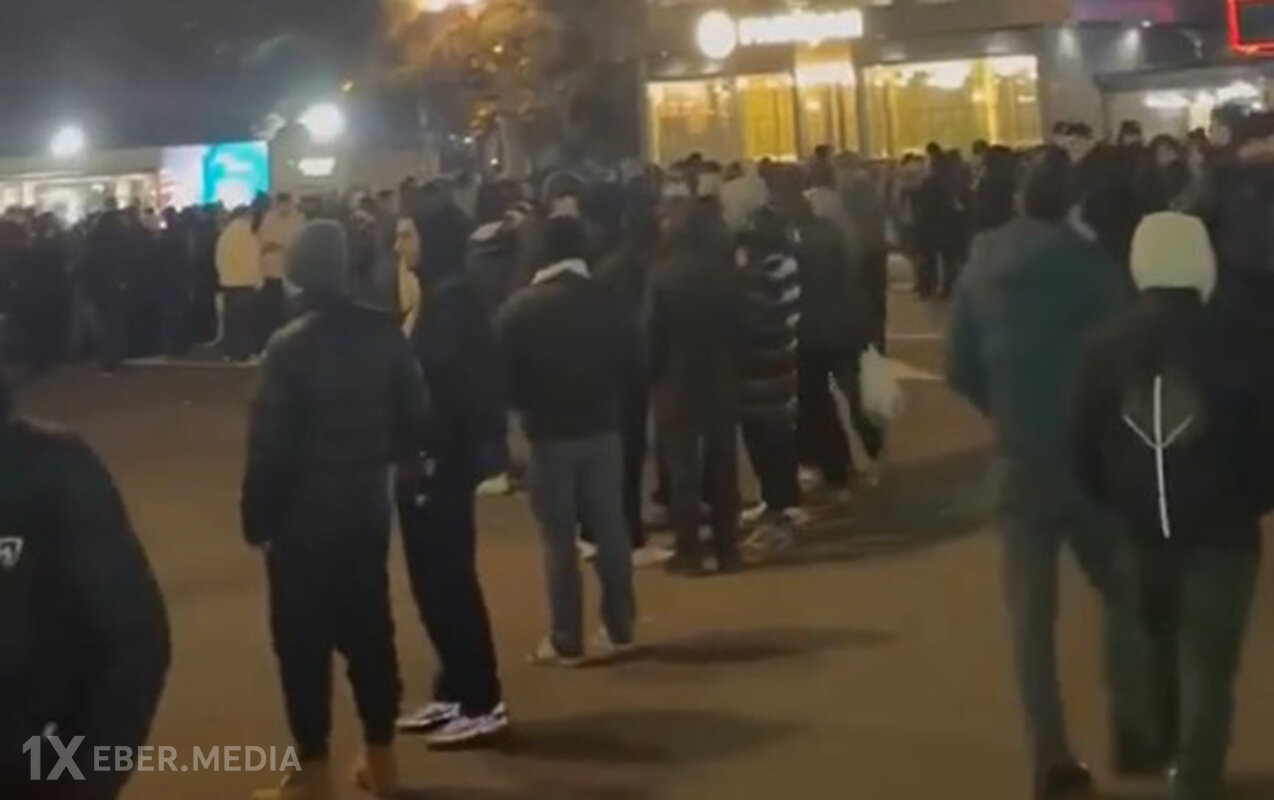 Soyuğa baxmayaraq, hamı “Qarabağ” üçün gəlib - Video