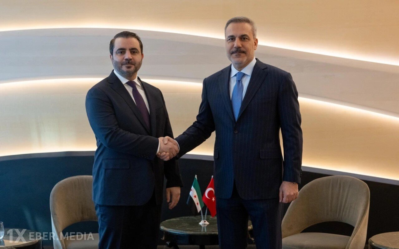 Hakan Fidan Parisdə suriyalı həmkarı ilə müzakirə apardı