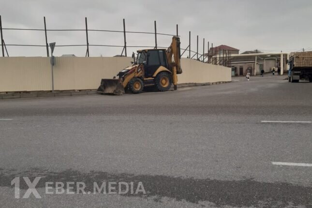 Bakıda yolu hasara aldılar