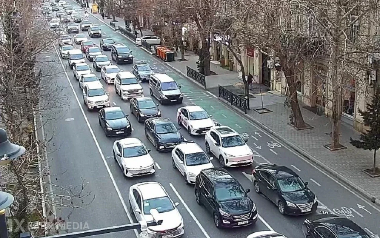 Paytaxtda tıxac olan küçələrin siyahısı