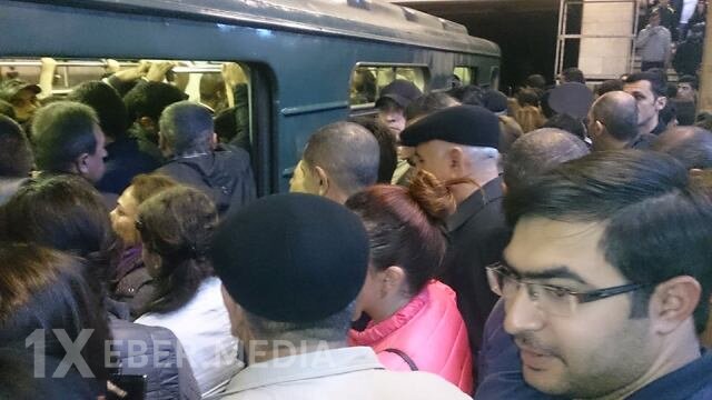 Bakı metrosunda basabas - qatarda nasazlıq yarandı