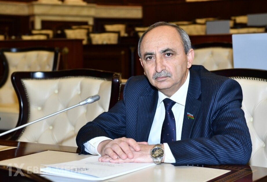 "400-500 manat maaş verilən alimdən nə tələb etmək olar?" - Deputatdan sərt sözlər