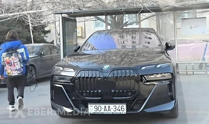 Dayanacaqda avtomobil park edən sürücü cəzalandırıldı