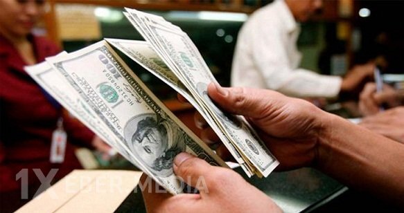 Azərbaycanda dollar satışı kəskin AZALIB