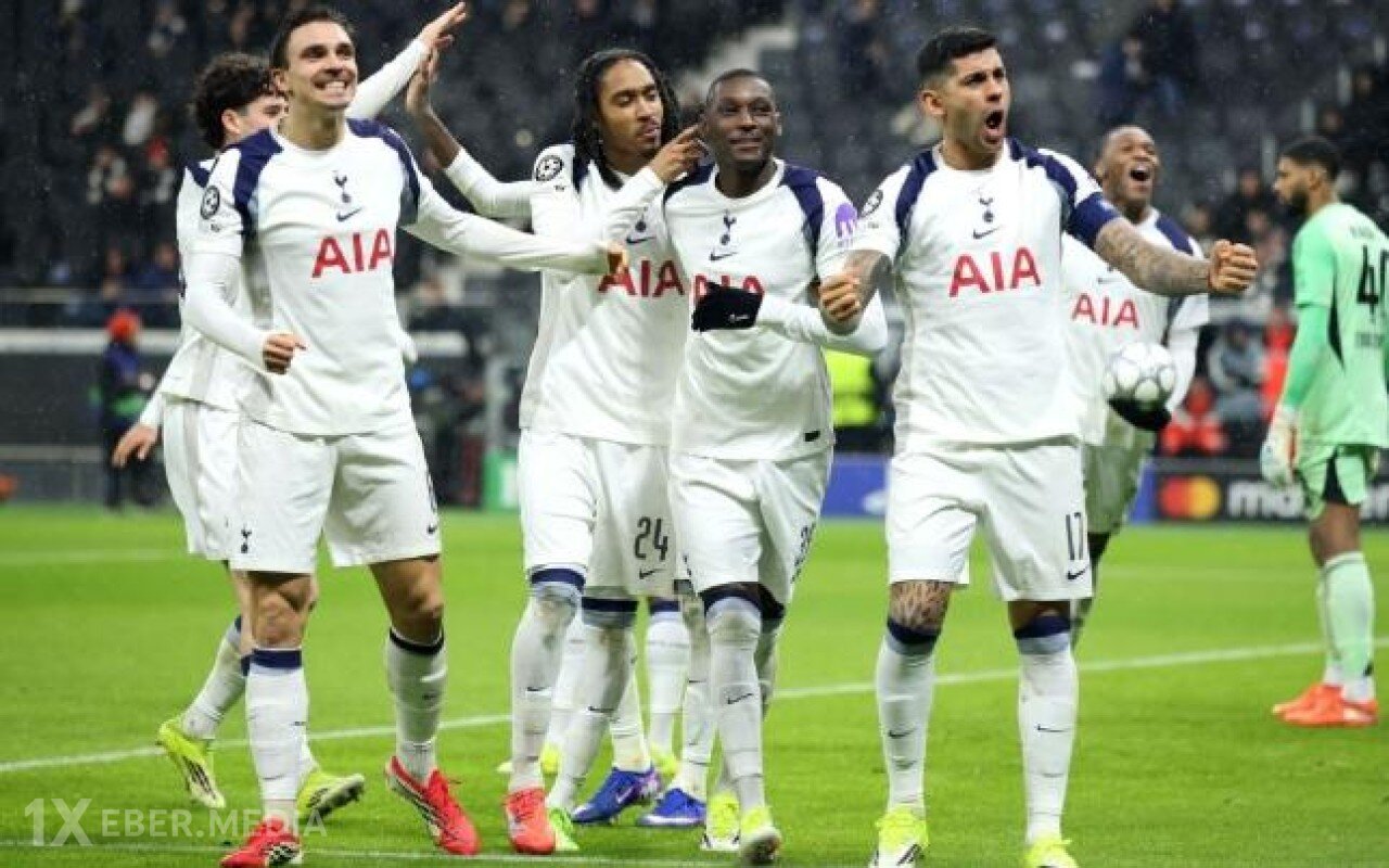 UEFA azarkeşlərə görə klubu cəzalandırdı