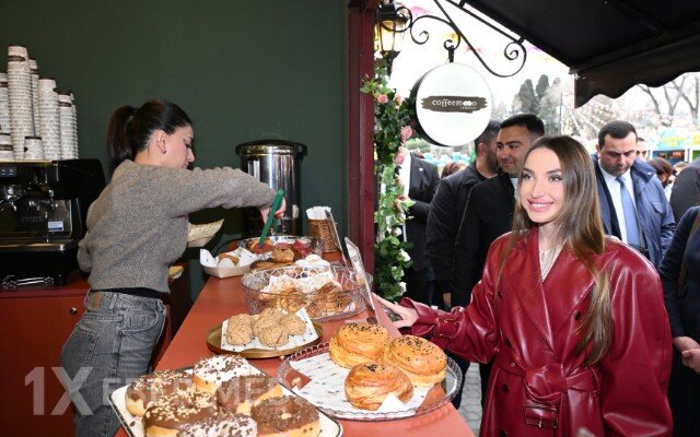 Alena Əliyeva Novruz yarmarkasında - FOTOLAR