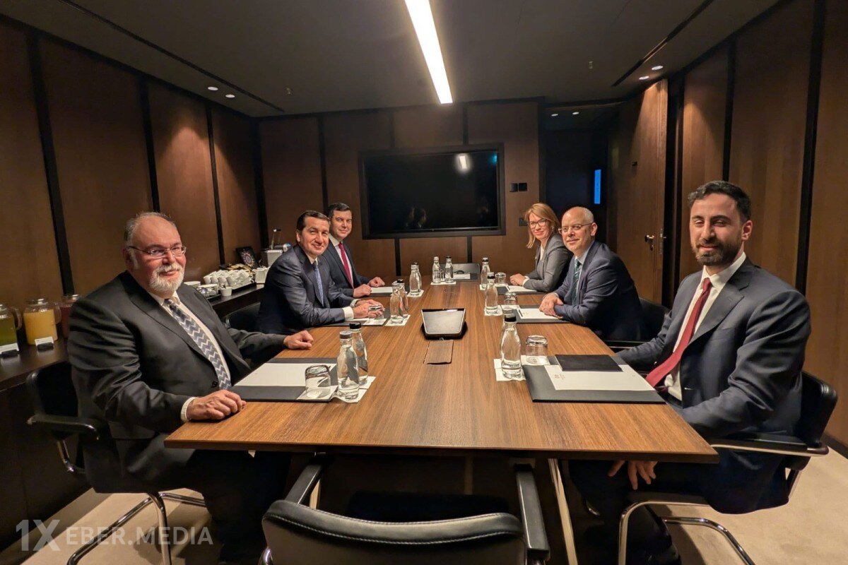 Hikmət Hacıyev Ərdoğanın baş müşaviri ilə görüşdü