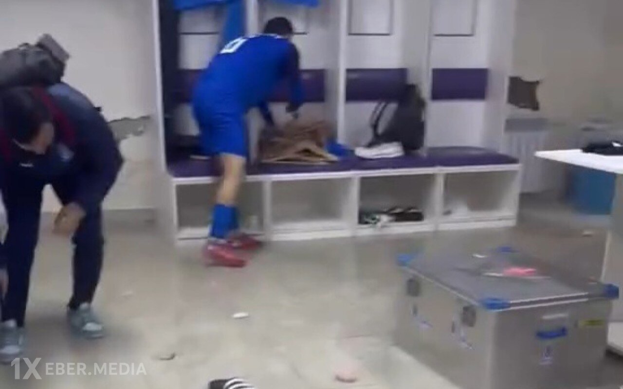 Millimizin qalib gəldiyi Sumqayıt stadionunu su basdı - VİDEO