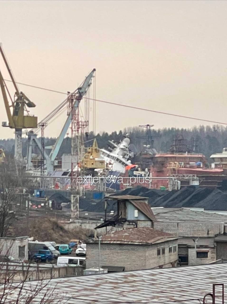 Rusiyanın döyüş buzqıran gəmisi vuruldu