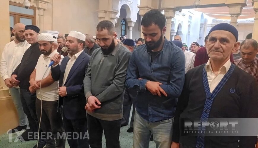 Əjdərbəy məscidində bayram namazı qılındı