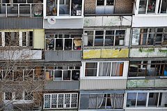 Ruslar balkonları zibilləməyə görə həbs cəzası ilə üzləşəcəklər