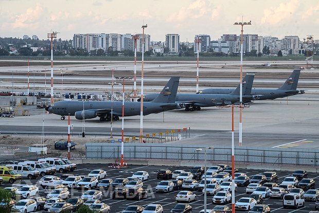 İran İsrailin əsas hava limanına zərbələr endirib
