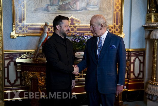 Rada Zelenskinin III Çarlza hədiyyəsinə kəskin reaksiya verdi