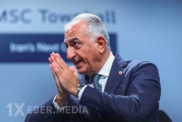 İranın sonuncu şahının varisi, İranın əzəmətli şahının ölümünə sevindi