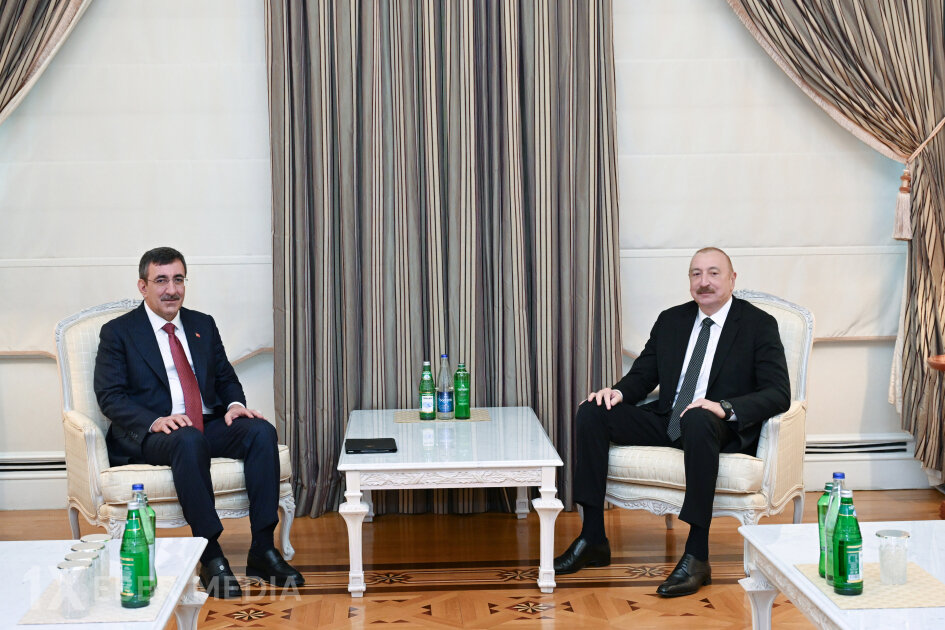 Prezident Cevdet Yılmazı qəbul etdi