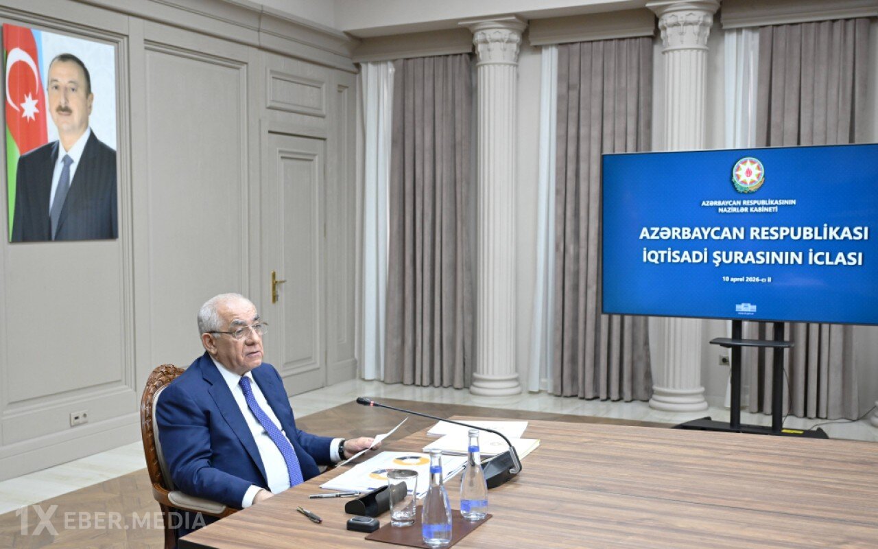 Baş nazir məmurlara tapşırıqlar verdi - FOTOLAR