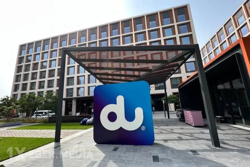 İran BƏƏ-nin telekommunikasiya binasını vurdu