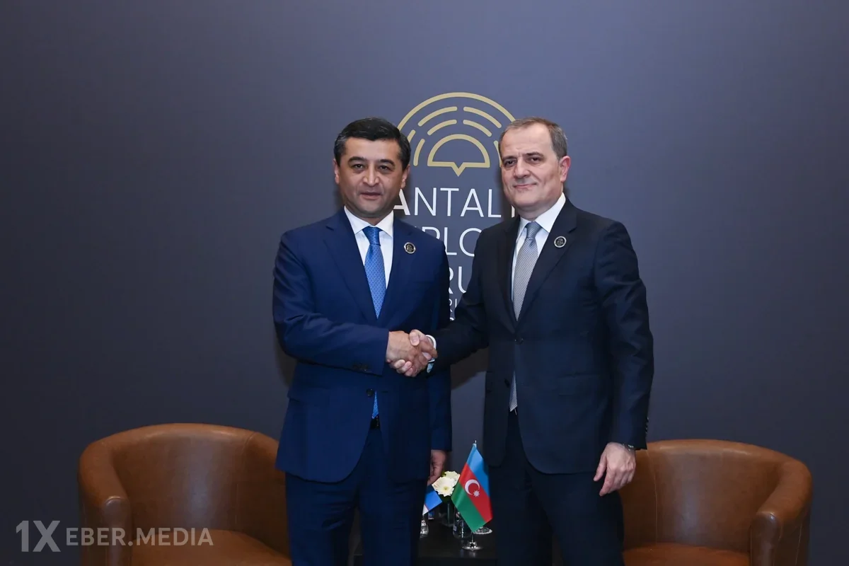 Ceyhun Bayramov və Bəxtiyor Saidov Yaxın Şərqdəki vəziyyəti müzakirə ediblər