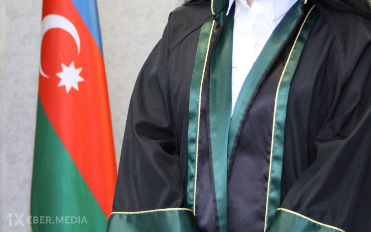 Azərbaycanda bir vəkilə töhmət verildi - Digərlərinə isə...
