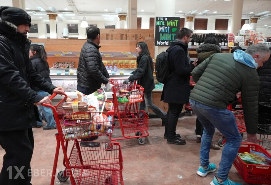 ABŞ-də 3 milyondan çox yoxsul insan dövlətin ərzaq yardımından məhrum olub