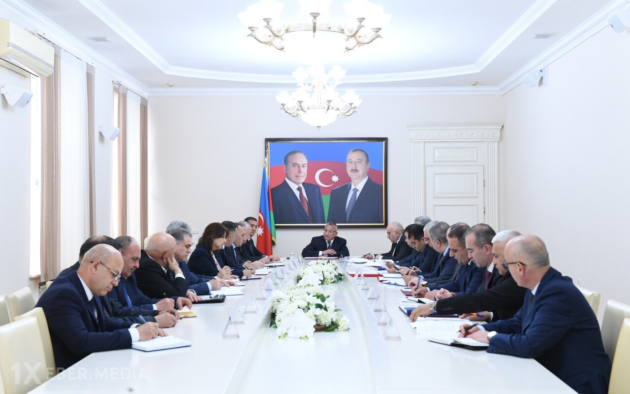 Rövşən Rzayev iclas keçirdi - Tapşırıqlar verdi