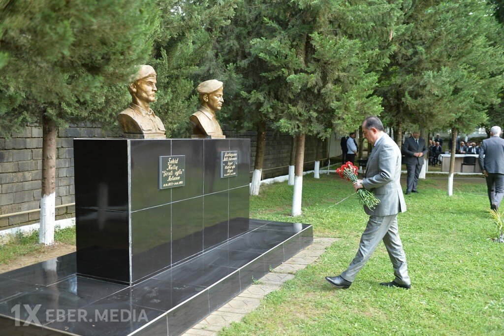Taleh Qaraşov Ləj sakinlərinin problemlərini dinlədi