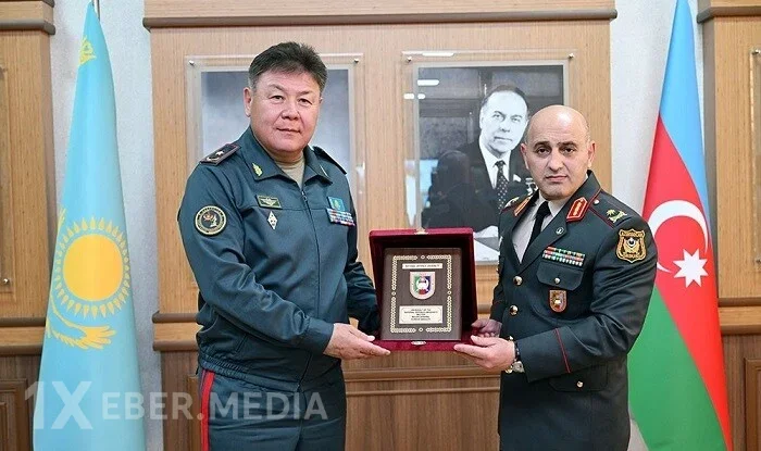Qazaxıstanlı general Azərbaycana gəldi