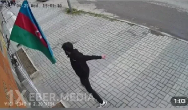 Bakıda bayrağımıza hörmətsizlik edən gənc cəzalandırıldı - Video