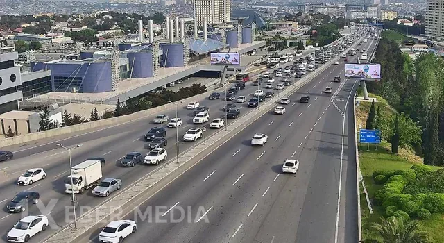 Paytaxtın bir sıra küçələrində sıxlıq müşahidə olunur (FOTO)