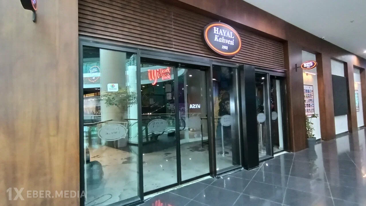 Park Bulvarda “Hayal Kahvesi”də müştərilərə yararsız qida ilə yemək verilib